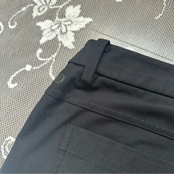 Lululemon ABC Pant Classic in Black Sz 36 - Picture 11 of 14